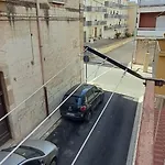 Feriehus A Casa Vostra-casa Indipendente Con Wifi E Terrazzo,2 Bagni,2 A Due Passi Dal Centro