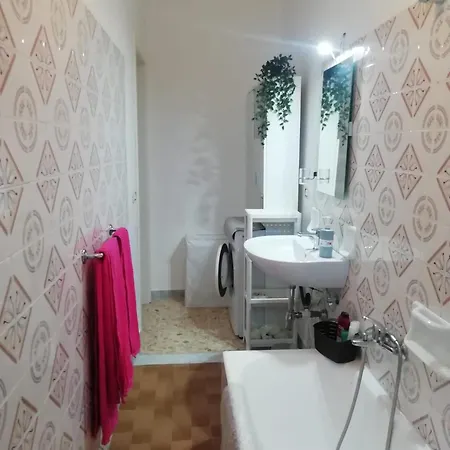 A Casa Vostra-casa Indipendente Con Wifi E Terrazzo,2 Bagni,2 A Due Passi Dal Centro Дом отдыха