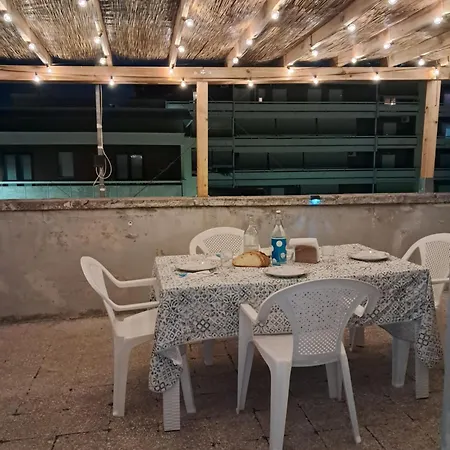 Casa vacanze A Casa Vostra-casa Indipendente Con Wifi E Terrazzo,2 Bagni,2 A Due Passi Dal Centro