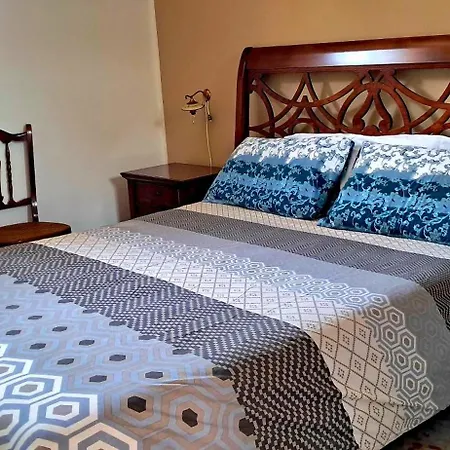 Casa vacanze A Casa Vostra-casa Indipendente Con Wifi E Terrazzo,2 Bagni,2 A Due Passi Dal Centro