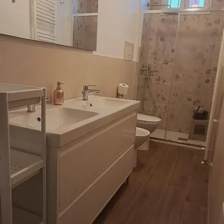 Hébergement de vacances A Casa Vostra-casa Indipendente Con Wifi E Terrazzo,2 Bagni,2 A Due Passi Dal Centro