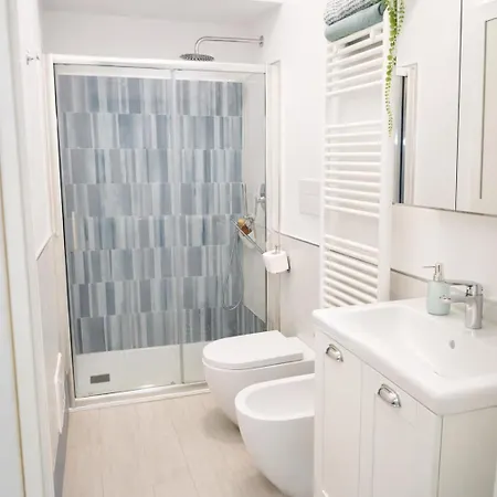 A Casa Vostra-casa Indipendente Con Wifi E Terrazzo,2 Bagni,2 A Due Passi Dal Centro Casa vacanze *